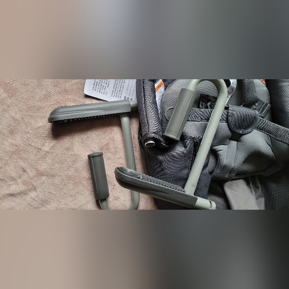 Never Used -- Inglesina Fast Chair/ Portable High Chair - Picture 3 of 5